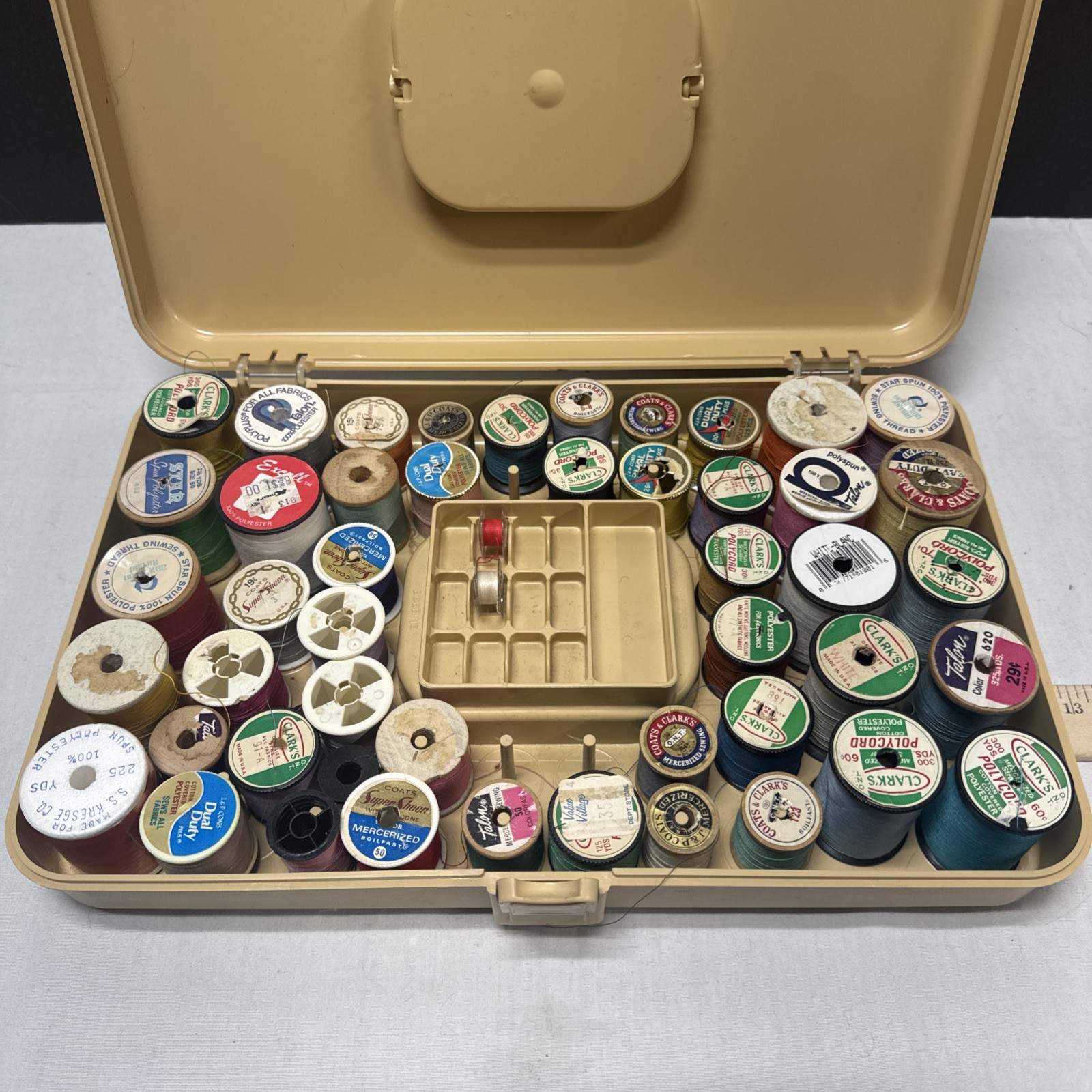 Vintage Wil-Hold Plastic Sewing Box Thread Case w/Handle and Thread Wilson