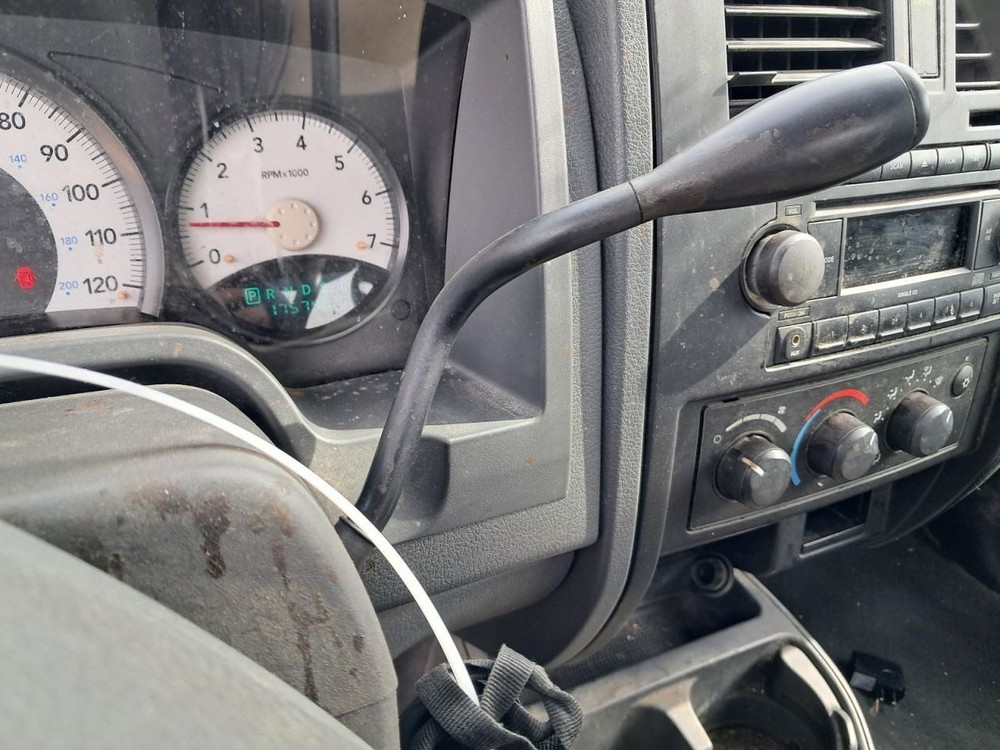 Fuse Box Engine Fits 05-07 DAKOTA 5000902