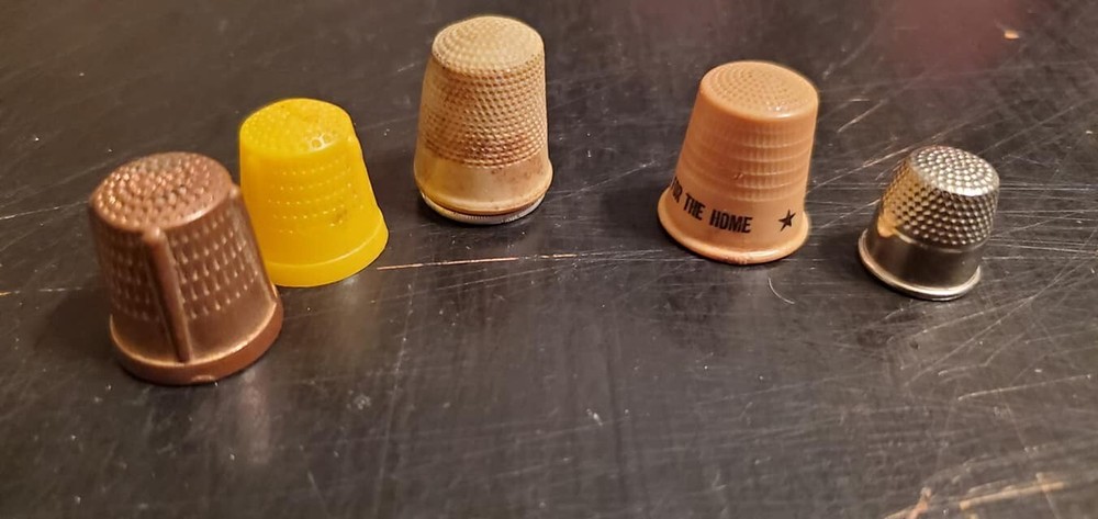 (5) Vintage Assorted Thimbles Metal & Plastic as shown