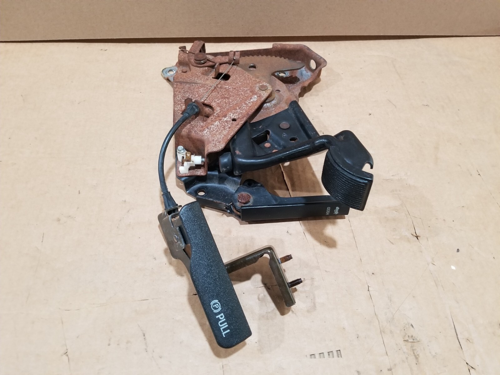 99-04 Ford Super Duty Excursion E-Brake Pedal Emergency Parking Assembly