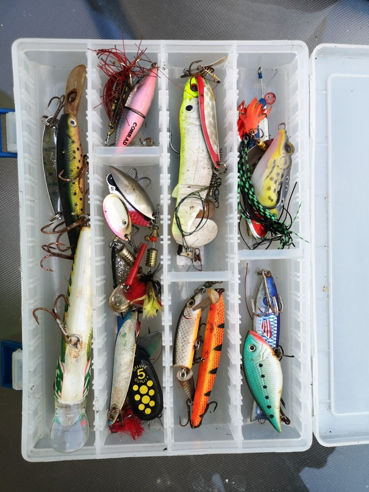 Box with fishing tools (Lineaeffe) * GWC Quick despatch