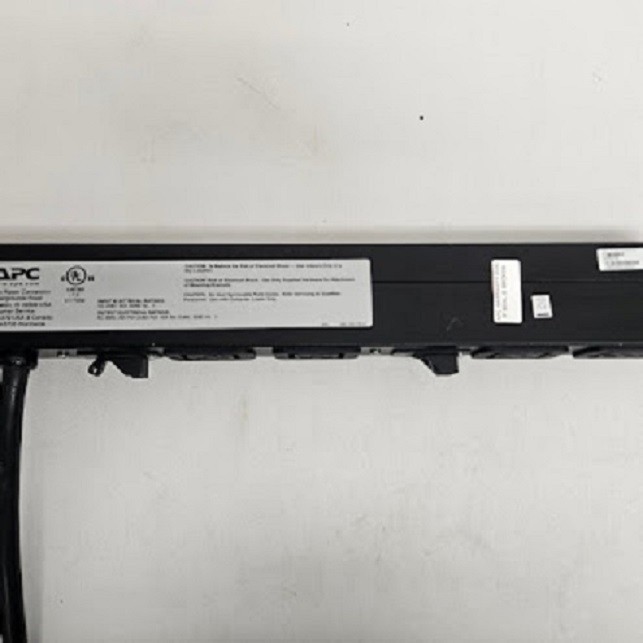 ***GREAT*** APC APC9570 PDU RACK DISTRIBUTION PANEL W/EARS 4-C19 OUTLET!!!