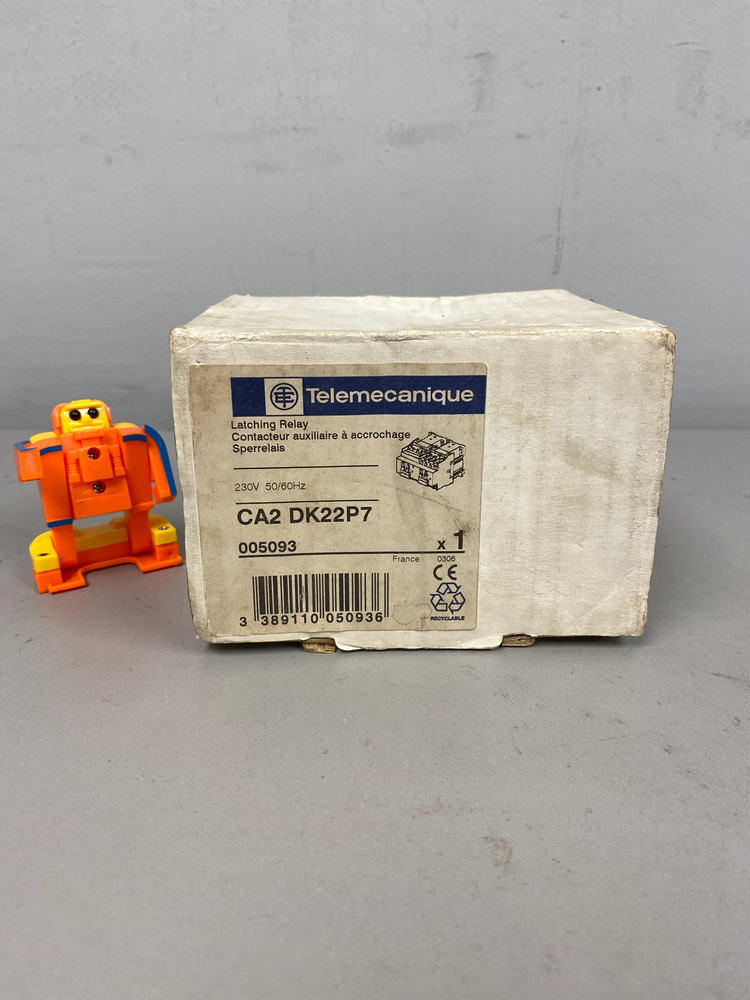 Telemecanique CA2-DK22P7 Latching Control Relay (New)