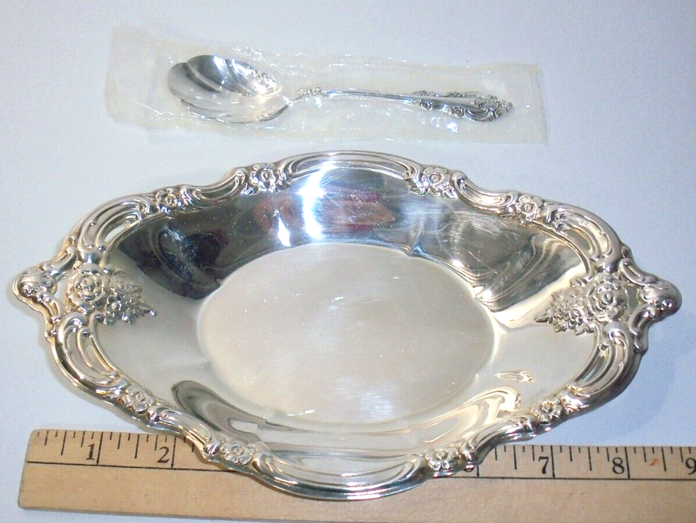 Silver Artistry Community Silverplate Oneida Silversmiths Serving Dish w/ Spoon