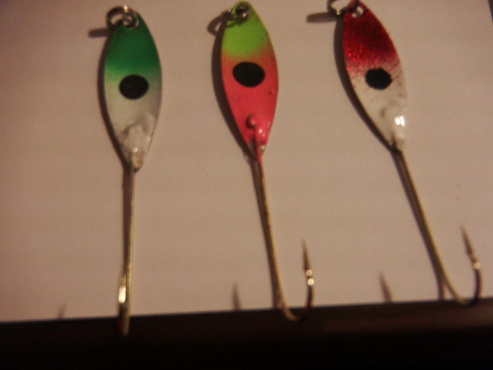 15 Shad Flutter spoons Size 3 1/0 Gold Hook