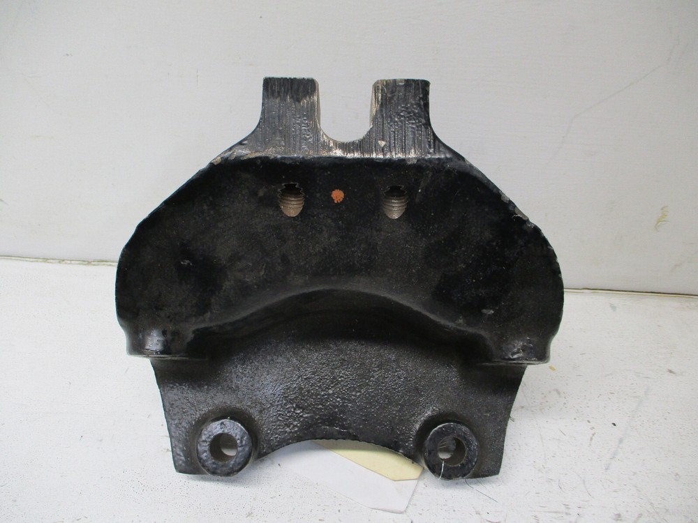 3500956C2 INTERNATIONAL FRONT SPRING HANGER BRACKET