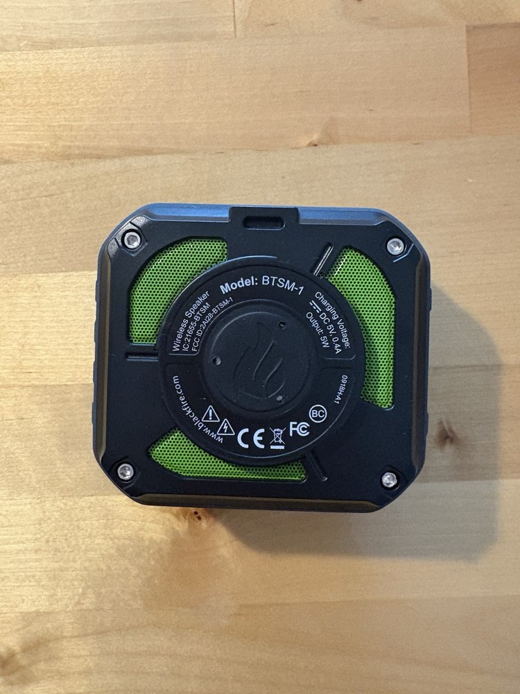 Blackfire Bluetooth Wireless Speaker with Magnetic Mount Square Shape