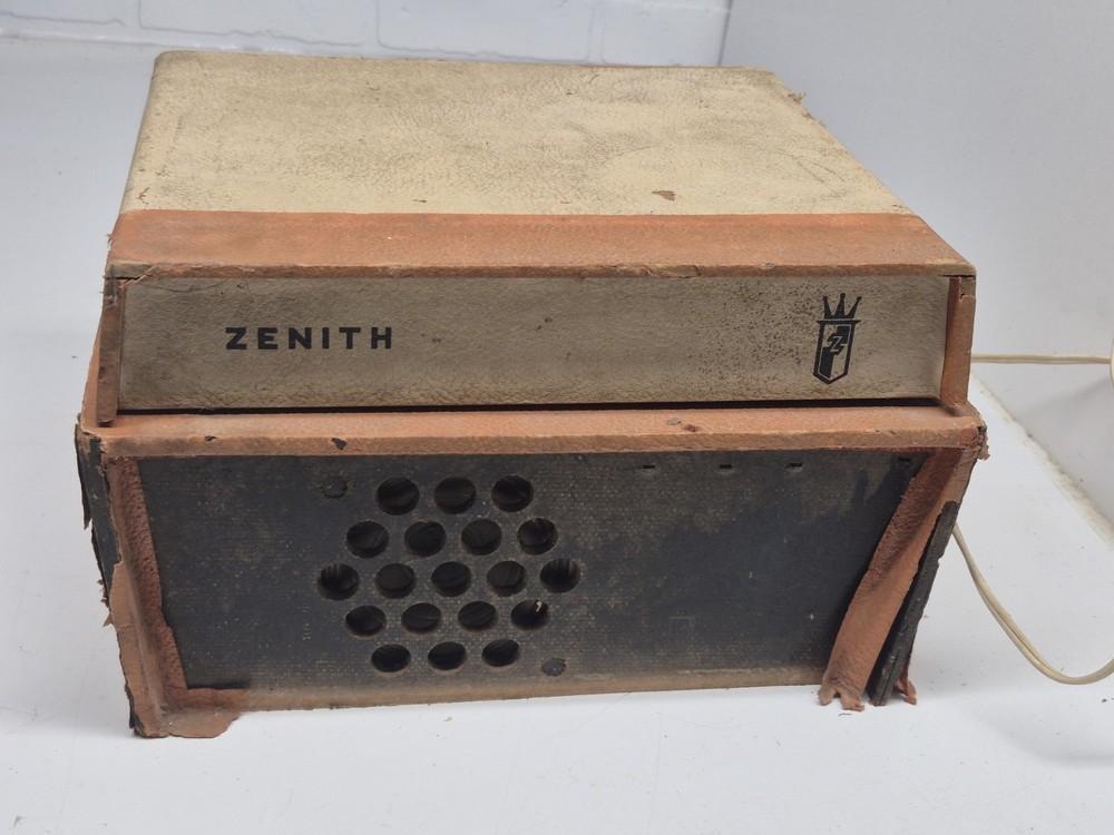 Vintage Zenith Record Player Phonograph Portable Turntable