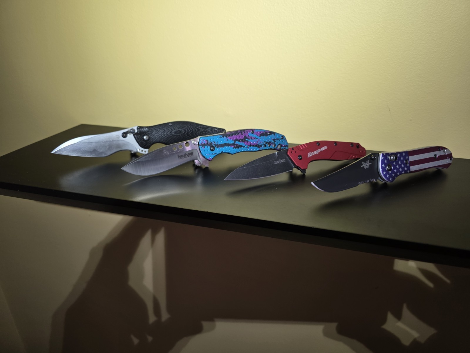 20 Knife Display Stands. It a Magnetic Kickstand for your knives to display them