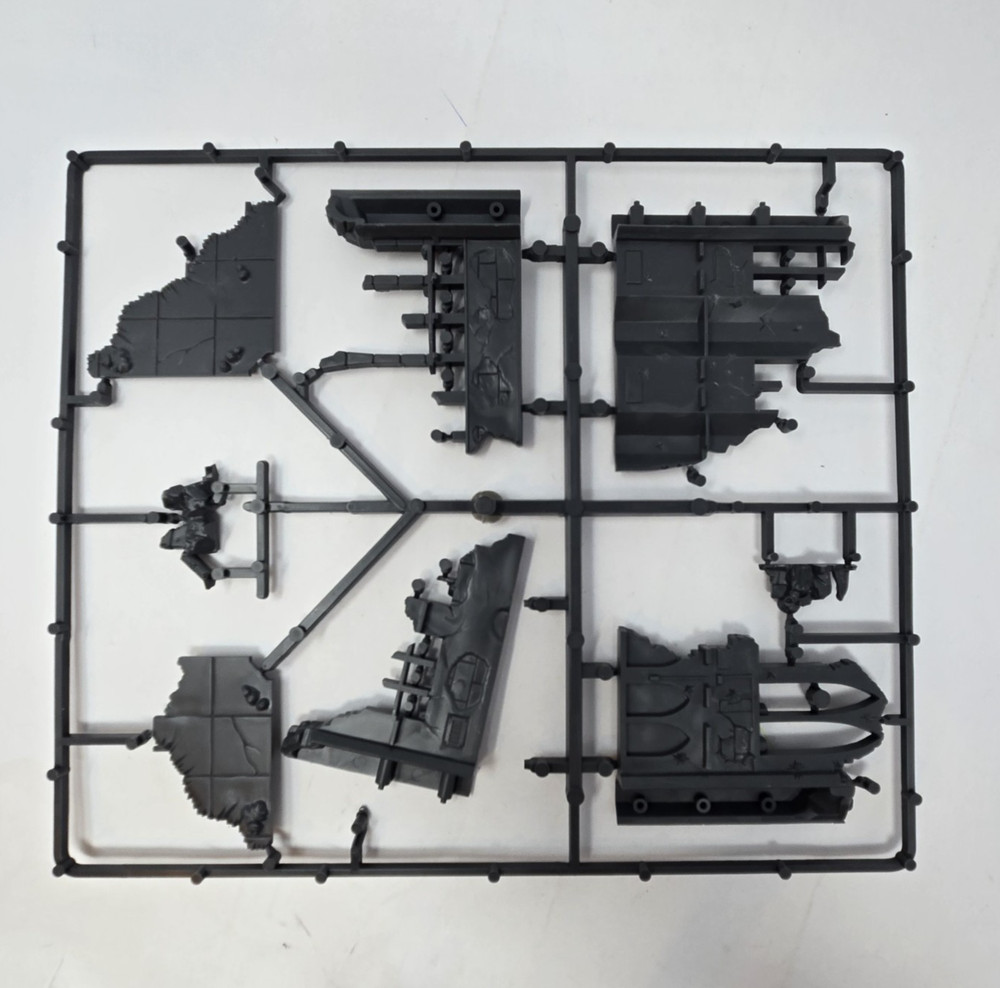 Warhammer 40K Terrain 1998 Games Workshop 3 Sprues +Crashed Aquila Lander OOP