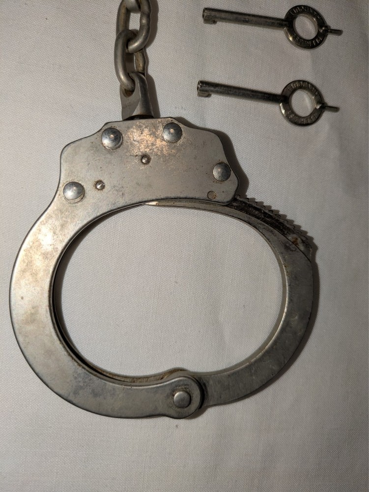 Peerless Model 700 Handcuffs with Two Keys