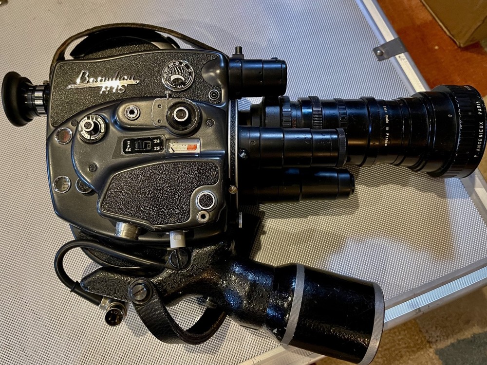 Beaulieu R16  16mm camera / with original power unit