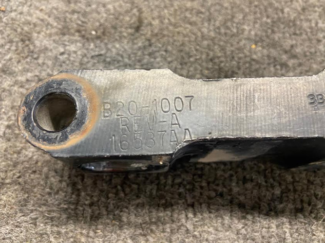 KENWORTH B20-1007 LINK-SHACKLE