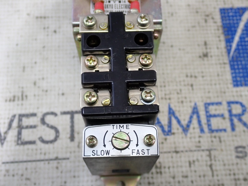TEC SAT-201A Pneumatic Timing Relay 120V Coil 0.2-180SEC