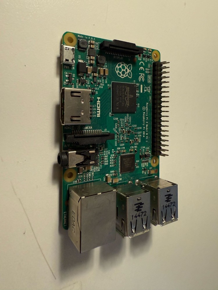 Raspberry Pi 2 Model B (900MHz, 1GB) Single Board Desktop - board only