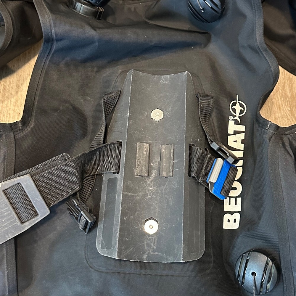 Beuchat Master Lift Equalizer Size M Buoyancy Compensator CLEAN!