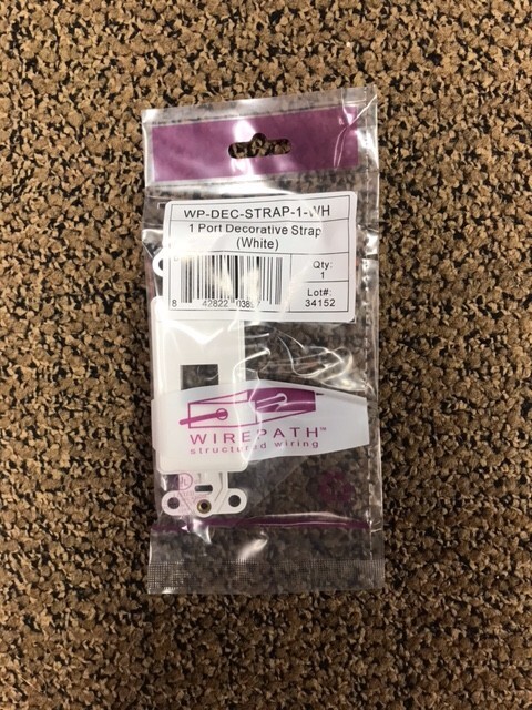 1 HOLE KEYSTONE DECORA PLATE - WHITE - 10 PACK