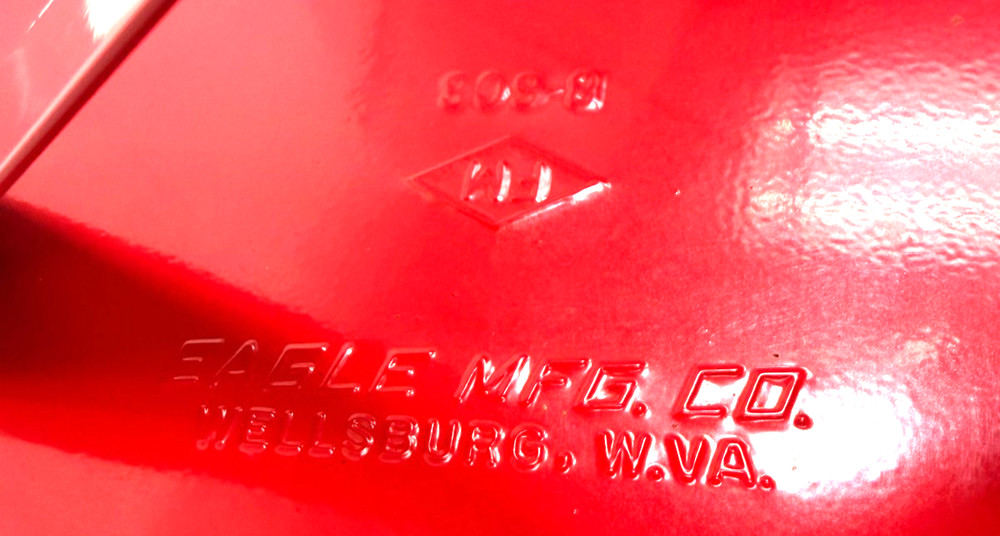 EAGLE BENCH CAN 2 GAL CAPACITY RED B608