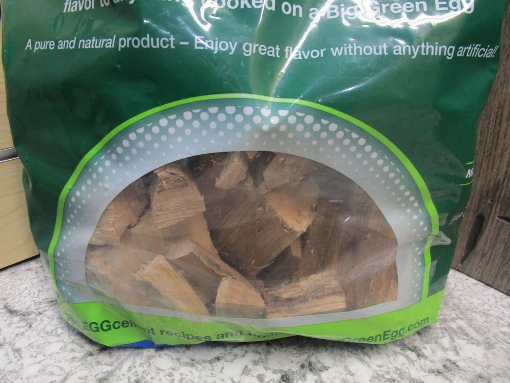 Big Green Egg Hickory Smoking Chunks