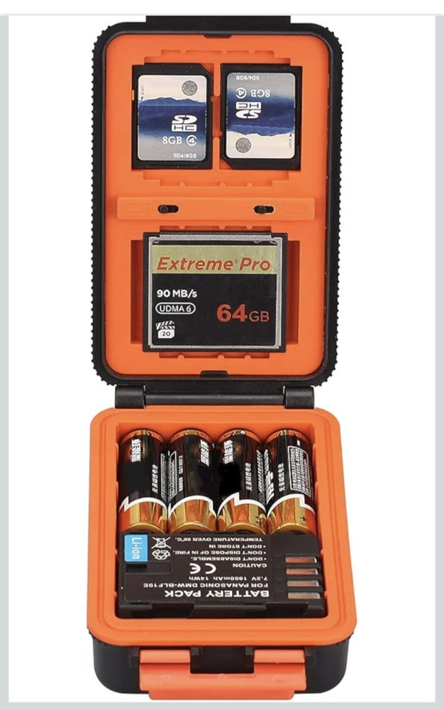 LYNCA Battery/Memory Card Storage Carrier