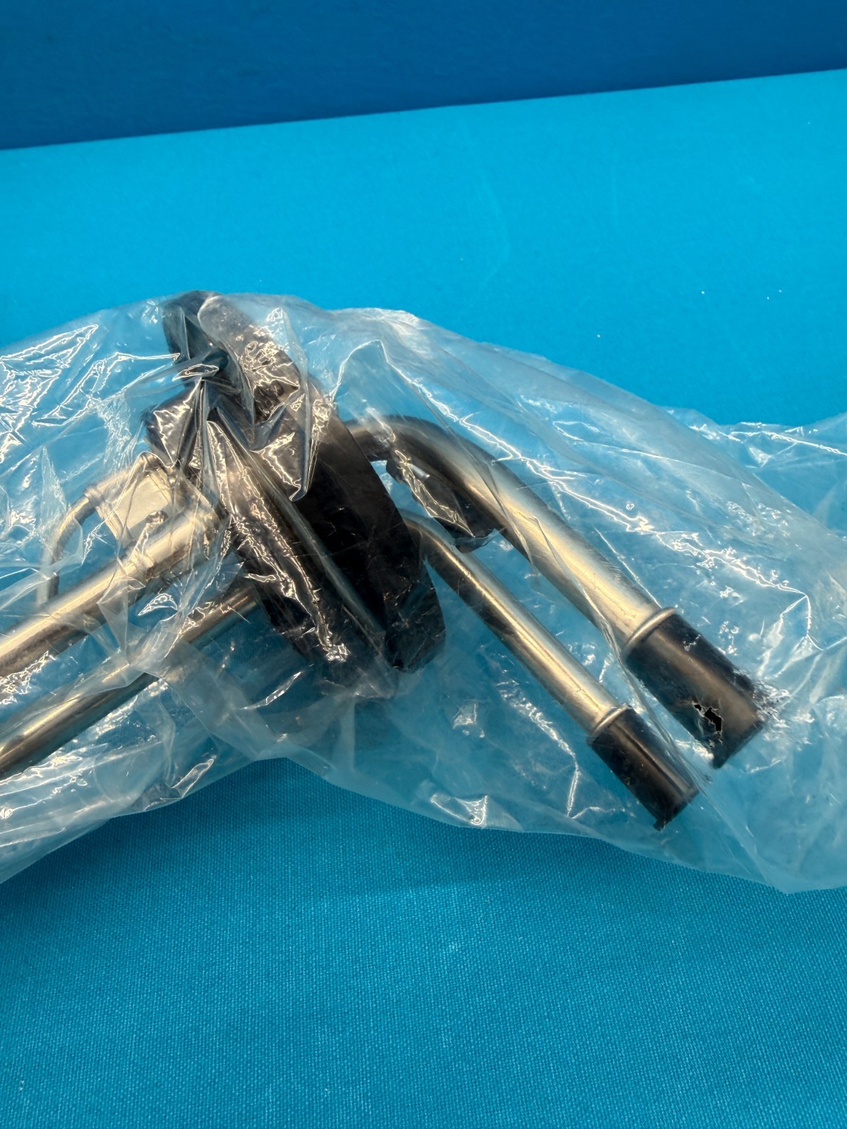 Paccar 21260AA DEF Coolant Loop Tank Level Sensor Sending Unit 350604WMA