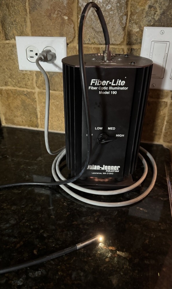 Dolan-Jenner FiberOptic Illuminator Model 190