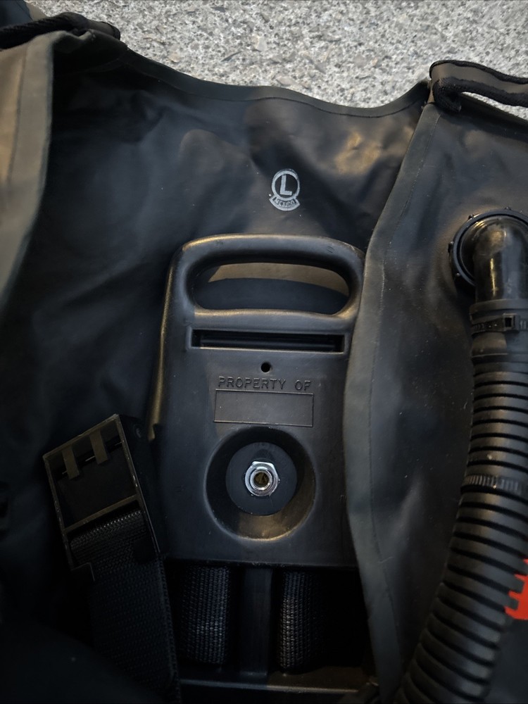 Scubapro Hydros Pro Two One Small One Large Used Untested