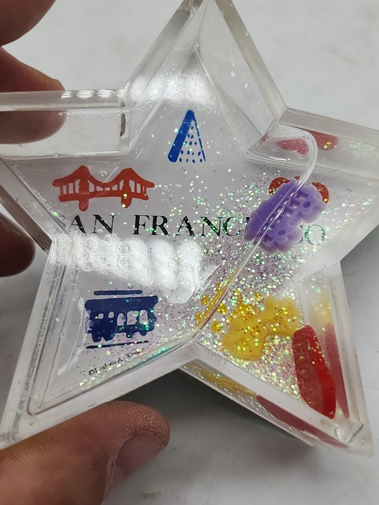 Small Star San Francisco Snow Globe 4".