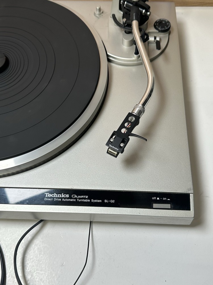 Technics SL-Q2 Direct Drive Turntable (no Needle Please Read)