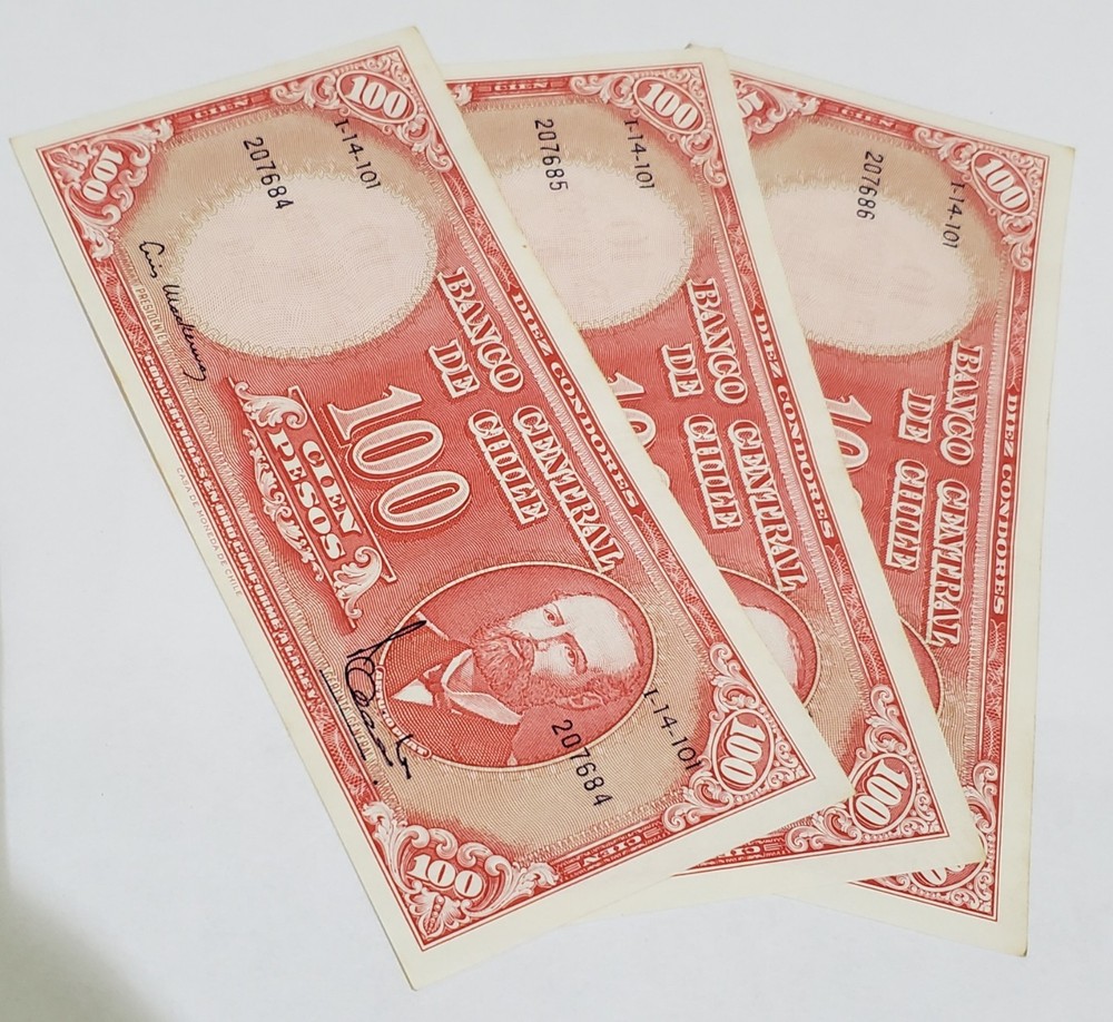3 Consecutive Serial Numbers Chile 100 Pesos Old Banknote UNC