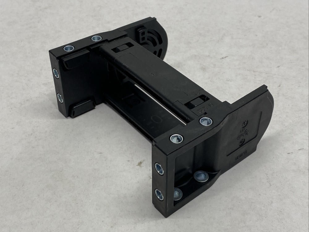 Igus E4-321-20-1-1 Pivoting End Bracket For Cable Chain