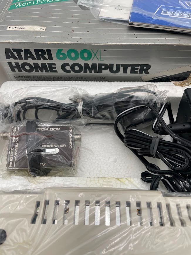 ATARI 600XL Home Computer New Worn Box