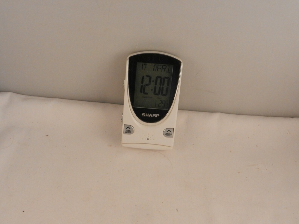 SHARP TRAVEL ALARM CLOCK "WORKS" WITH BATTERY