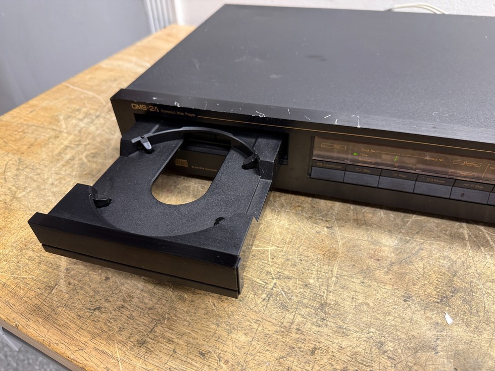 NAKAMICHI OMS-2A CD Player