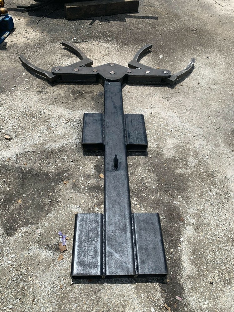 Parking Lot Scorpion Eagle Claw for your Forklift
