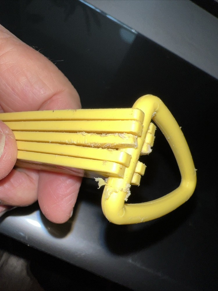 5 Pic Set Tupperware Measuring Spoons Yellow & D Ring