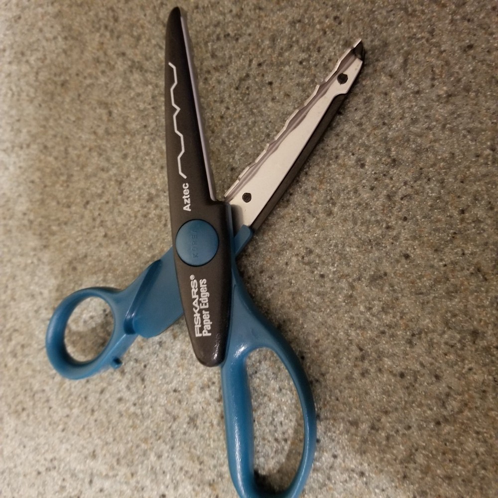 Fiskars Crafting Scissors - Paper Edgers - 6-1/2 Inch - Aztec