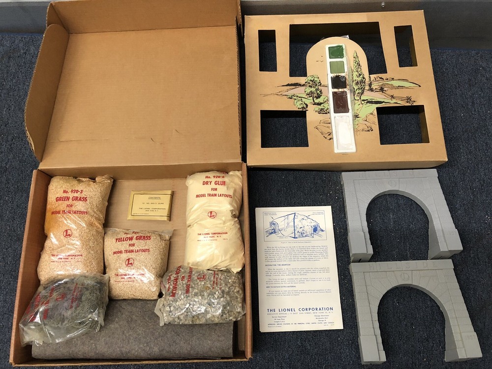 Lionel No. 920 Scenic Set- Original Box