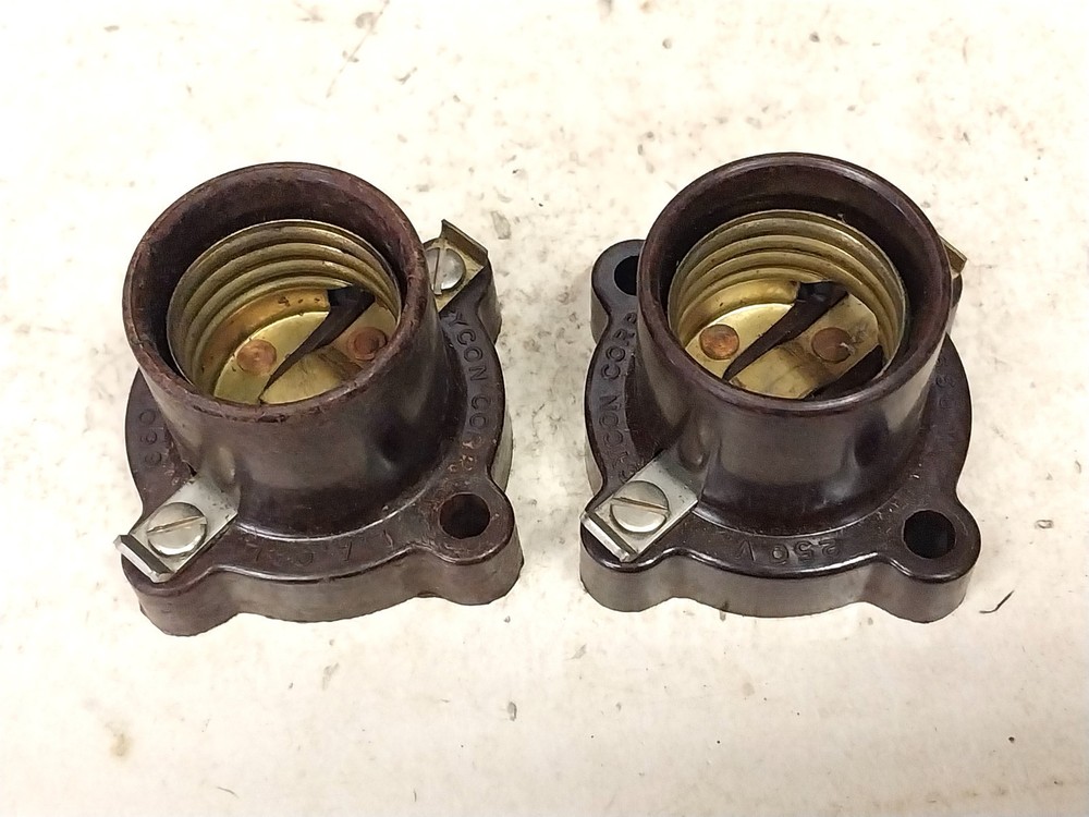 Pair Nice Surface Mount Light Bulb Socket / Old Vintage Ham Radio Electrical
