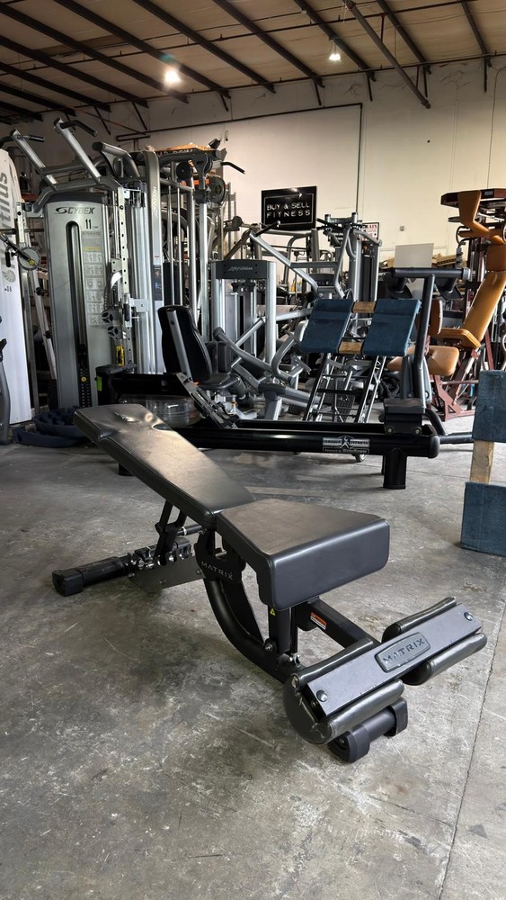 Matrix Magnum Adjustable Flat / Incline / Decline Bench