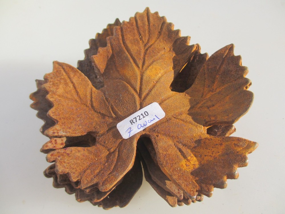 Vintage Iron Decorative Leaf Leaves Mount - £5 each