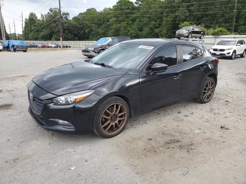 3         2018 Glove Box 4827518