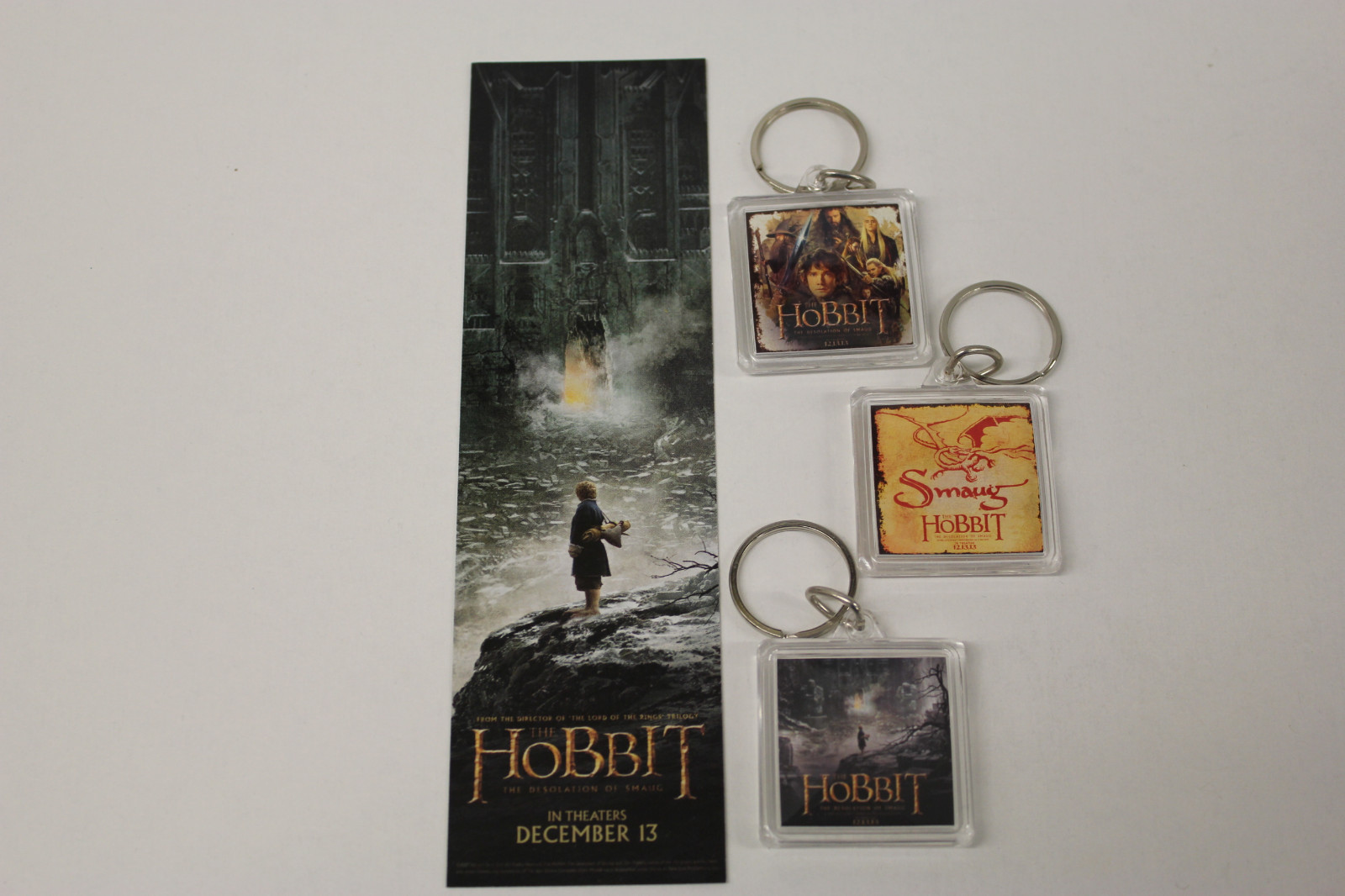 The HOBBIT: DESOLATION of SMAUG - Movie PROMO Lot - 3 KEY CHAINS + 1 BOOKMARK