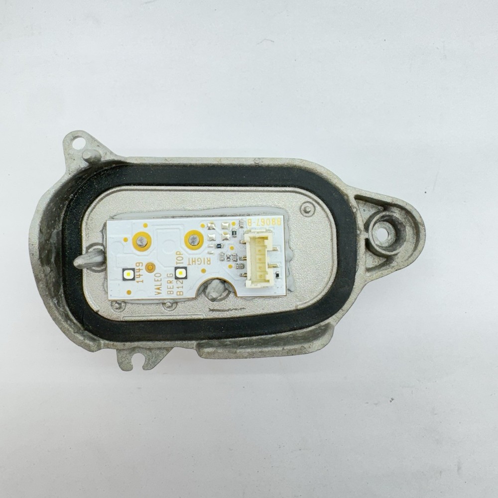 2014-2017 Audi Q5 MDE914058 14058 Left Headlight Control Module