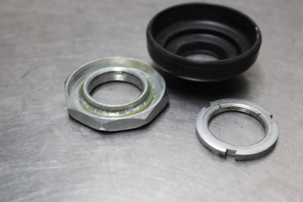 15 Yamaha Zuma 50 Triple Tree Steering Nut