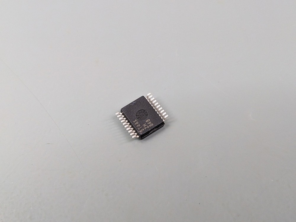 Maxim MAX6818 Switch Debouncer IC, SMD SSOP20