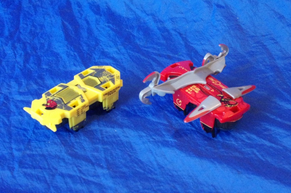 HEXBUG WARRIORS BATTLING ROBOTS TRONIKON TECH ACADEMY & ALDERA PREP