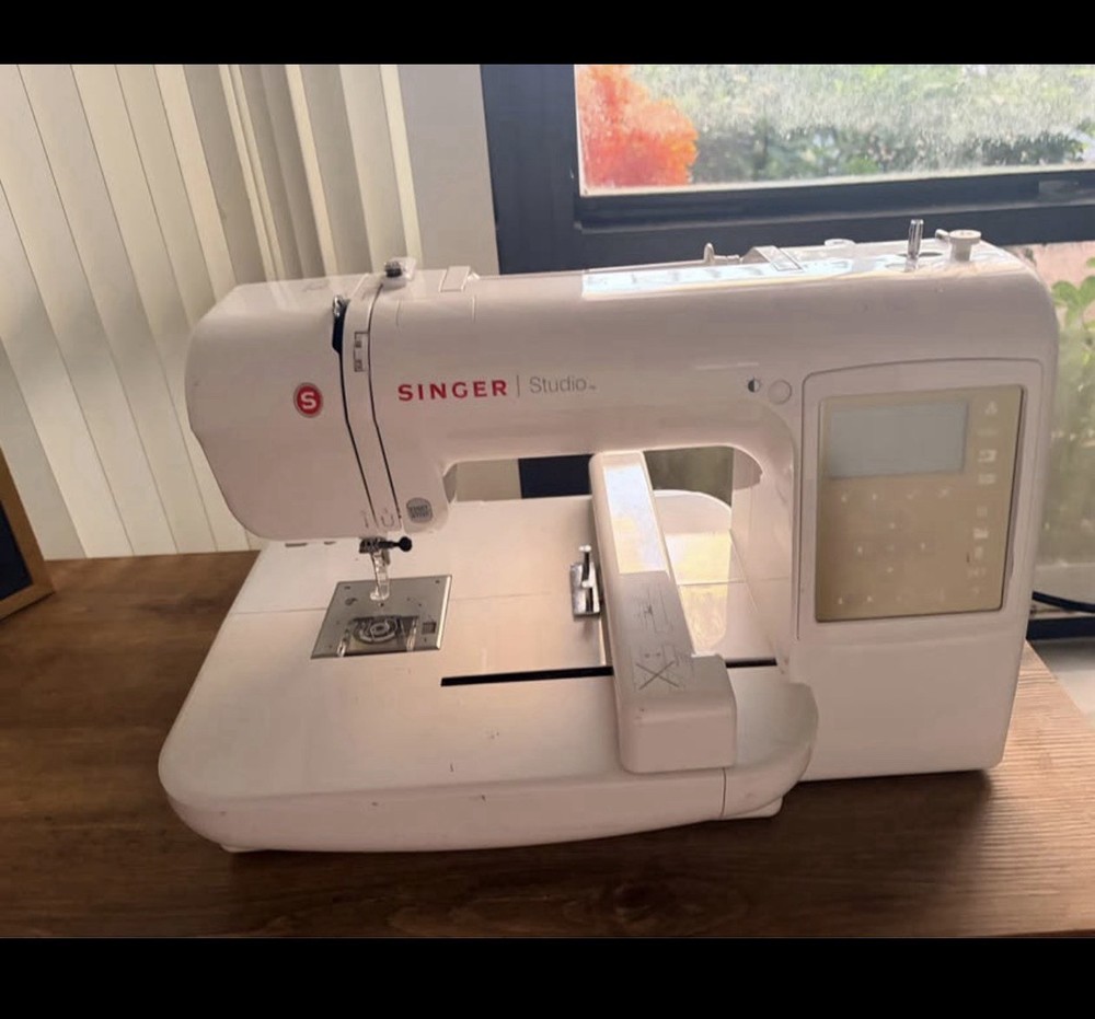 Singer Studio S10 Embroidery Machine