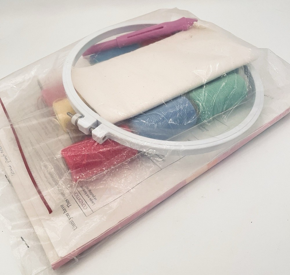 Dial-A-Loop Needle Punch Embroidery Starter Pak Hoop Yarn Spools 15 Designs