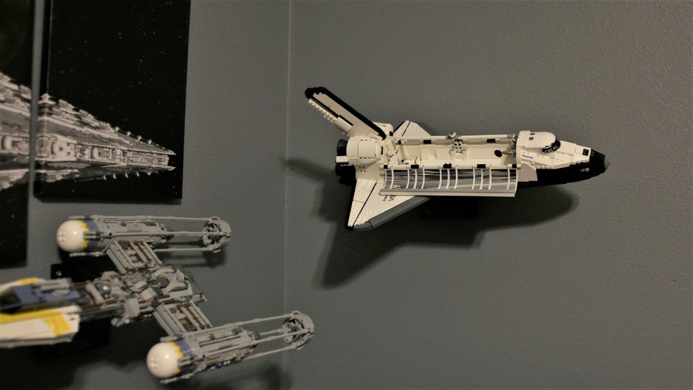Ultimate Display Solutions wall display for Lego Space Shuttle Discovery 10283